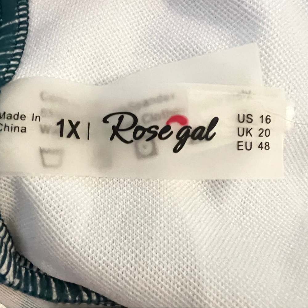 Rosegal Blue and Green One Piece Swimsuit with V-Neck - Picture 9 of 12